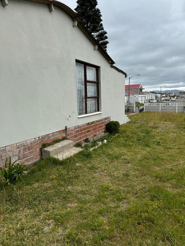 2 Bedroom Property for Sale in Bishop Lavis Western Cape